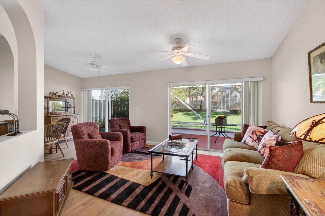 For Sale: $518,000 (3 beds, 2 baths, 2073 Square Feet)