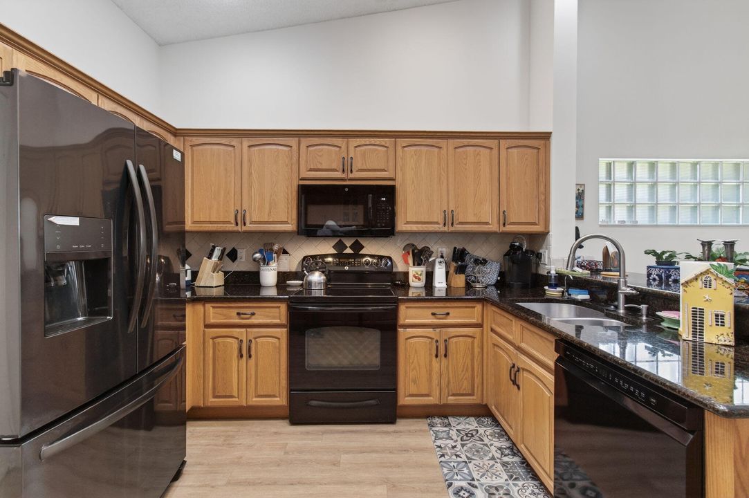 For Sale: $518,000 (3 beds, 2 baths, 2073 Square Feet)