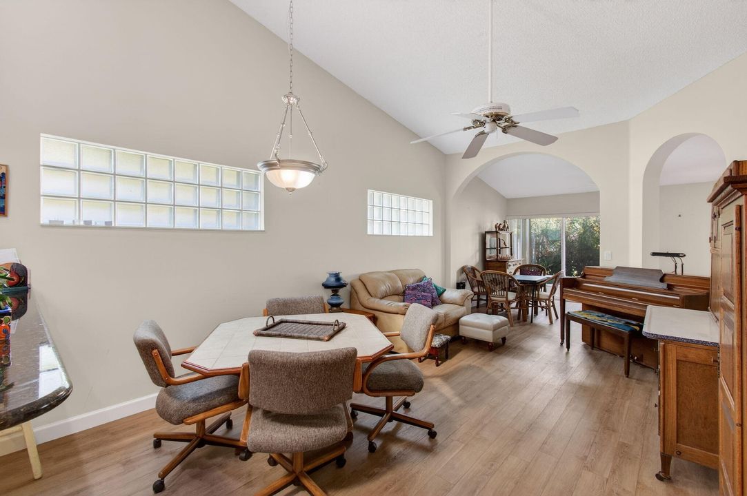 For Sale: $518,000 (3 beds, 2 baths, 2073 Square Feet)