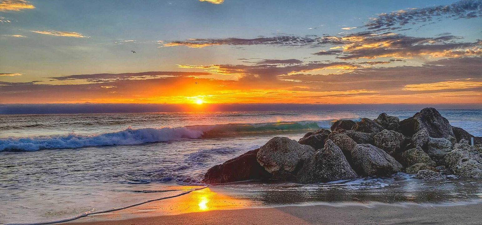 For Sale: $199,000 (2 beds, 2 baths, 1100 Square Feet)