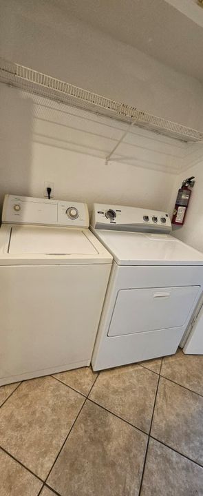 出租: $1,950 (2 贝兹, 2 浴室, 1216 平方英尺)