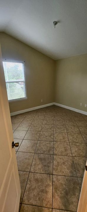 出租: $1,950 (2 贝兹, 2 浴室, 1216 平方英尺)