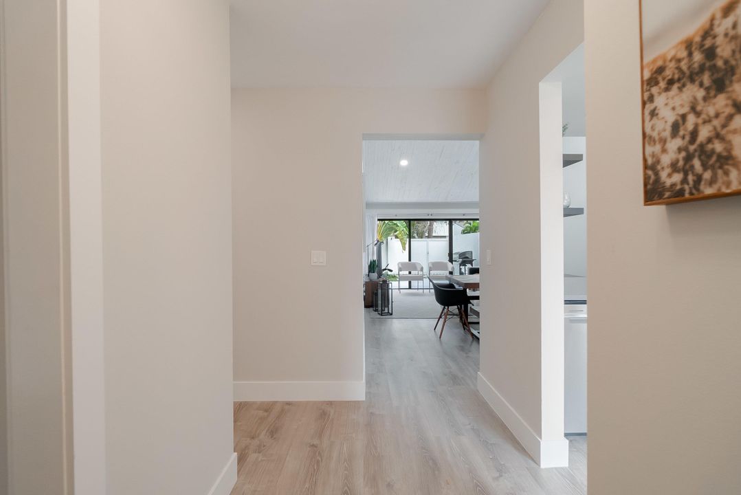 For Sale: $475,000 (2 beds, 2 baths, 1047 Square Feet)