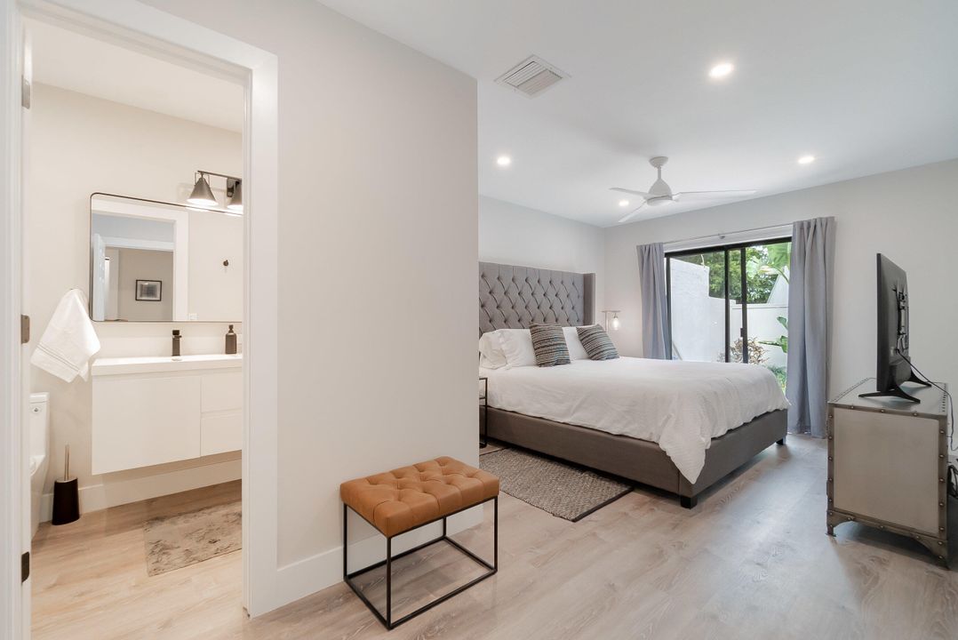 For Sale: $475,000 (2 beds, 2 baths, 1047 Square Feet)