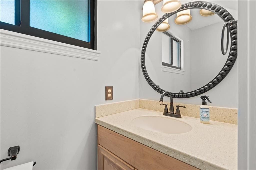 For Sale: $700,000 (3 beds, 2 baths, 1897 Square Feet)