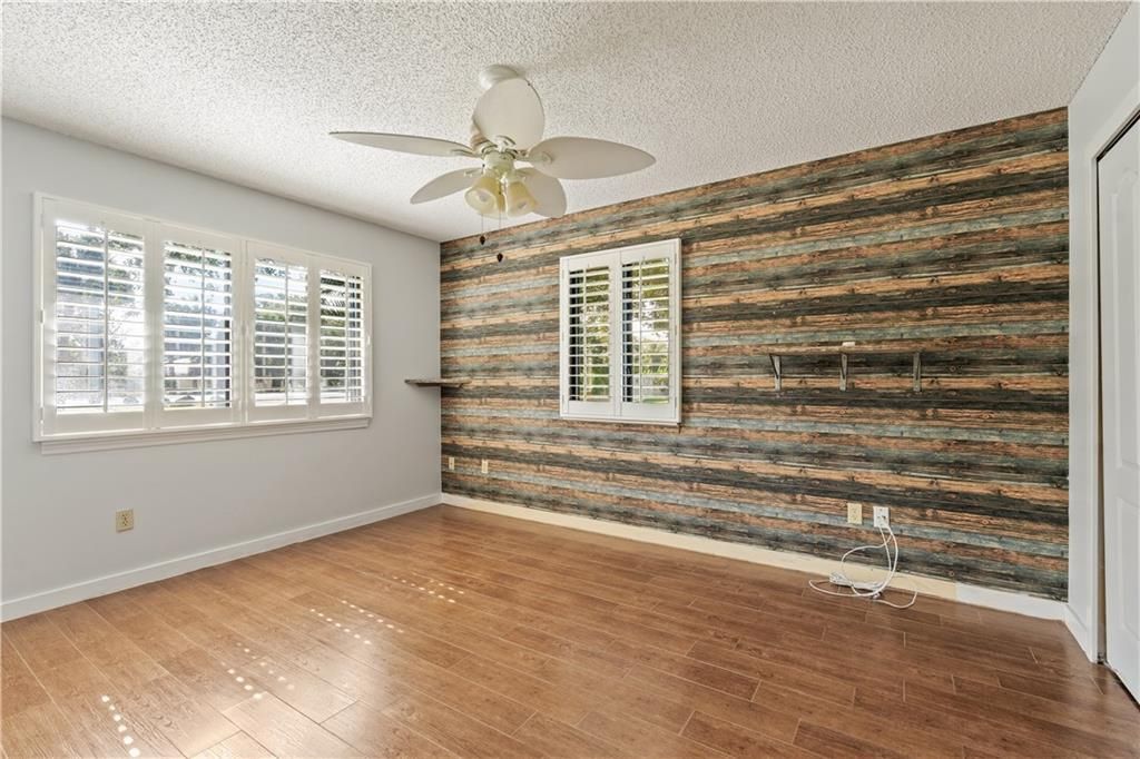 For Sale: $700,000 (3 beds, 2 baths, 1897 Square Feet)