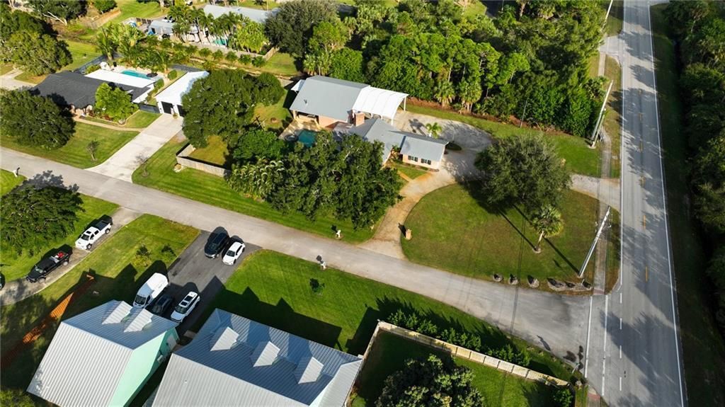 For Sale: $700,000 (3 beds, 2 baths, 1897 Square Feet)