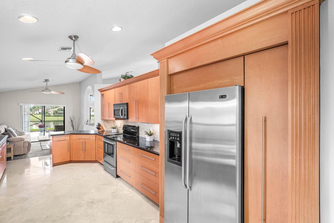 For Sale: $549,900 (3 beds, 2 baths, 1874 Square Feet)