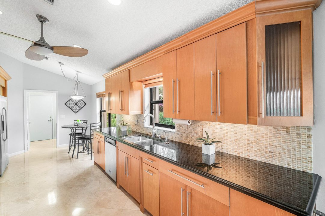 For Sale: $549,900 (3 beds, 2 baths, 1874 Square Feet)