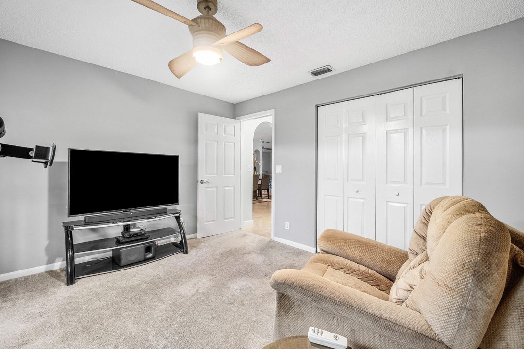 For Sale: $549,900 (3 beds, 2 baths, 1874 Square Feet)