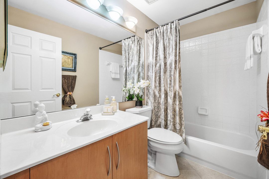 For Sale: $549,900 (3 beds, 2 baths, 1874 Square Feet)