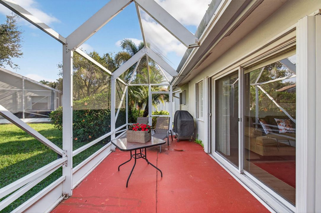 For Sale: $518,000 (3 beds, 2 baths, 2073 Square Feet)