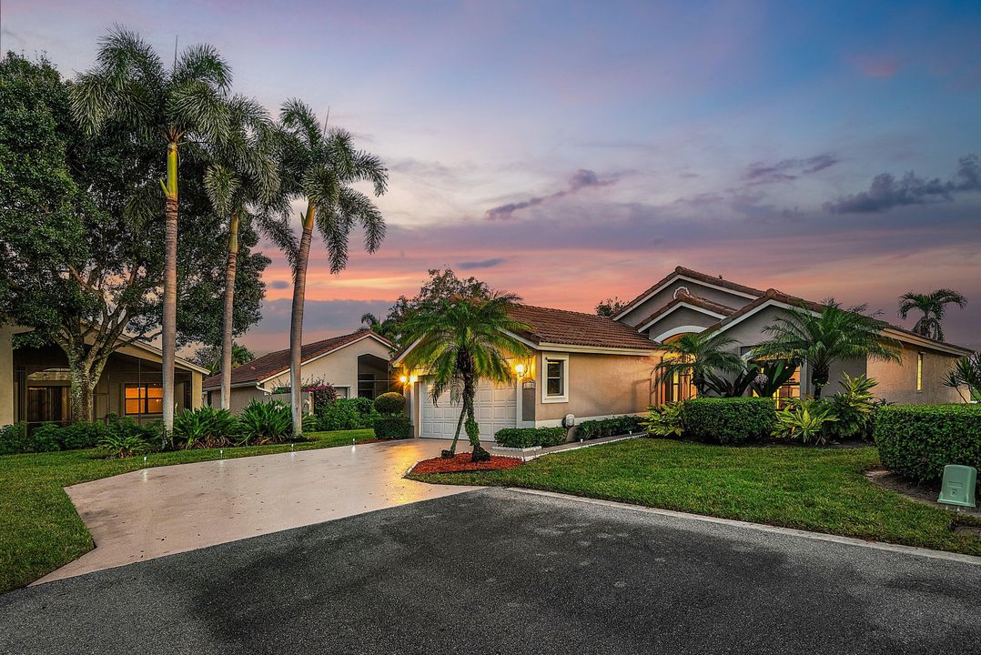 For Sale: $549,900 (3 beds, 2 baths, 1874 Square Feet)