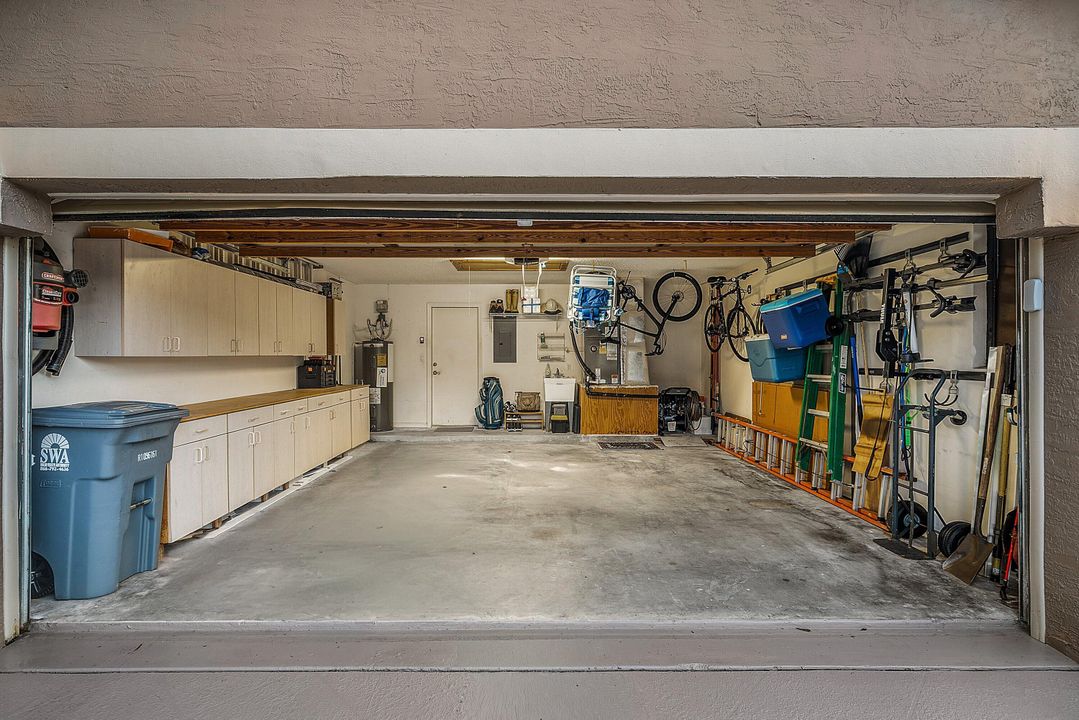 For Sale: $549,900 (3 beds, 2 baths, 1874 Square Feet)