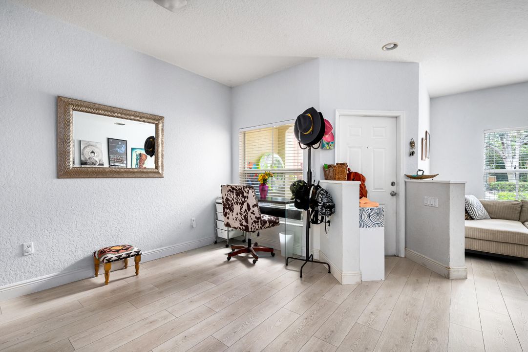 For Sale: $380,000 (3 beds, 2 baths, 1523 Square Feet)