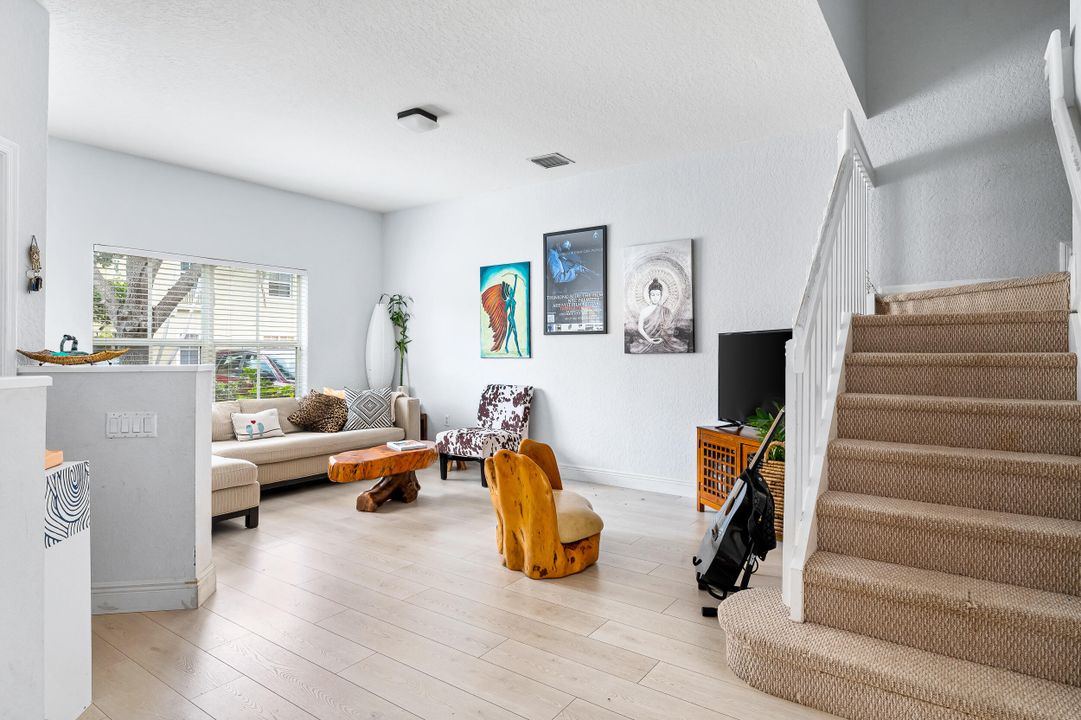 For Sale: $380,000 (3 beds, 2 baths, 1523 Square Feet)