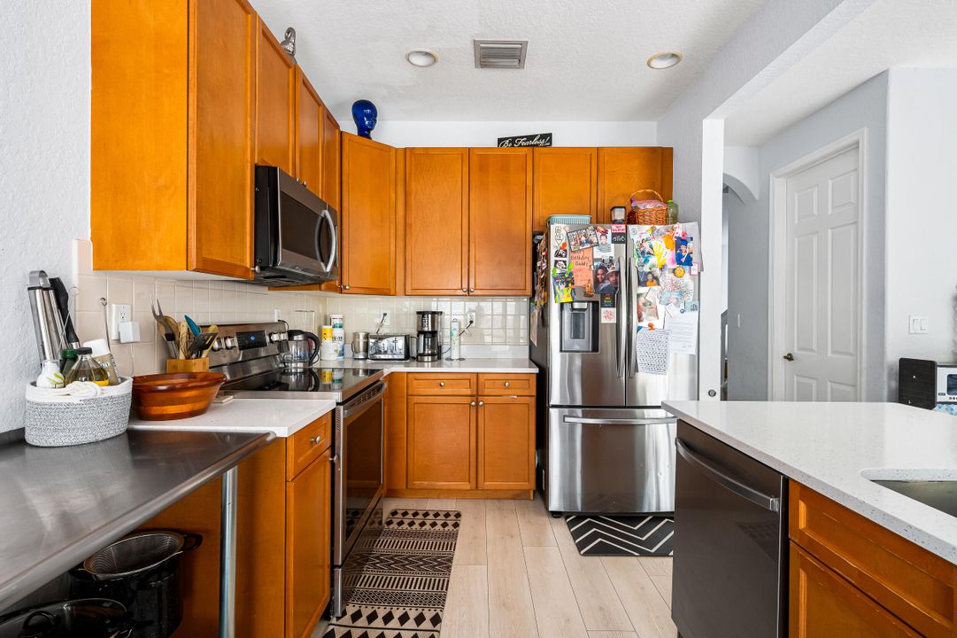 For Sale: $380,000 (3 beds, 2 baths, 1523 Square Feet)