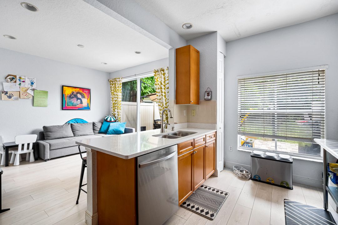 For Sale: $380,000 (3 beds, 2 baths, 1523 Square Feet)