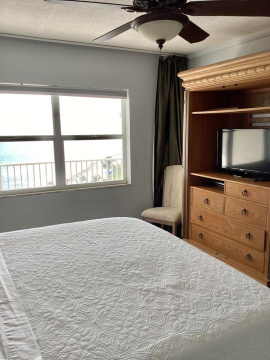 出租: $3,700 (2 贝兹, 2 浴室, 988 平方英尺)