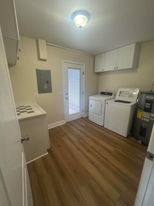 For Sale: $449,000 (3 beds, 2 baths, 1752 Square Feet)