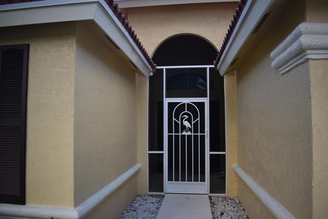 For Sale: $729,900 (4 beds, 2 baths, 2372 Square Feet)