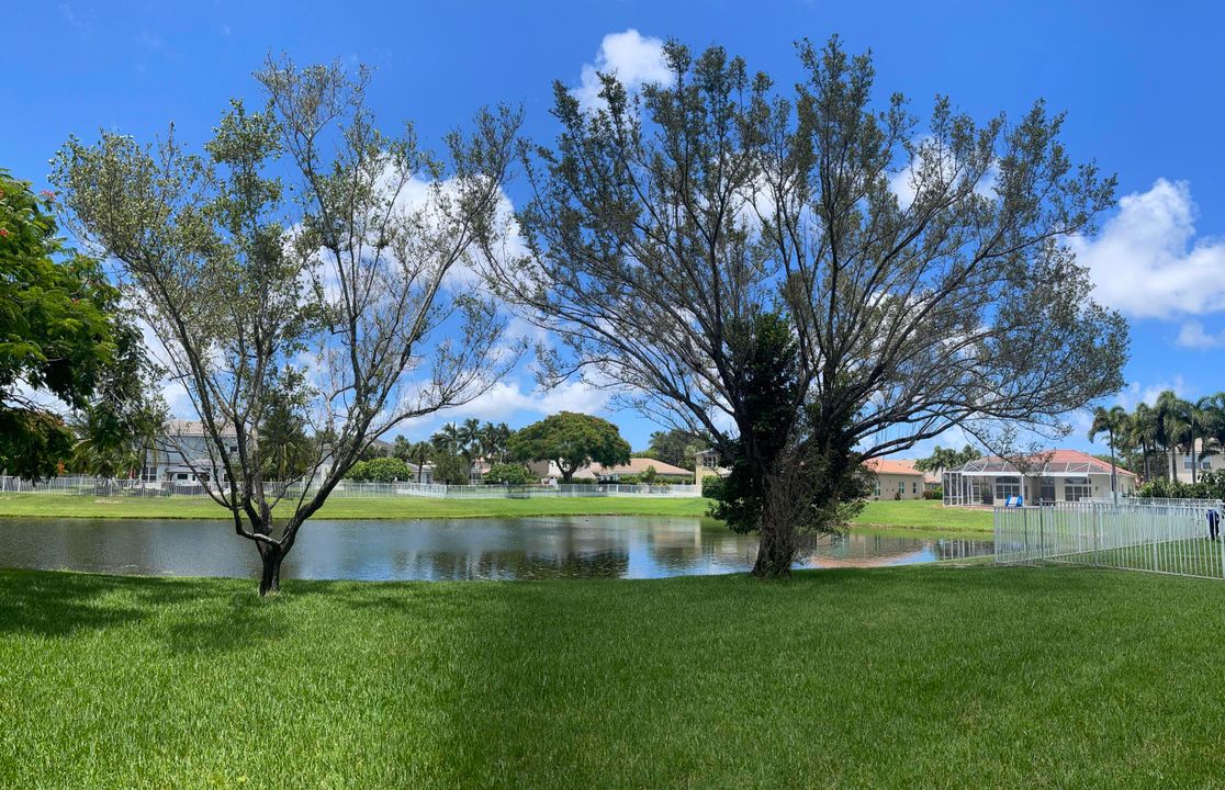 For Sale: $729,900 (4 beds, 2 baths, 2372 Square Feet)