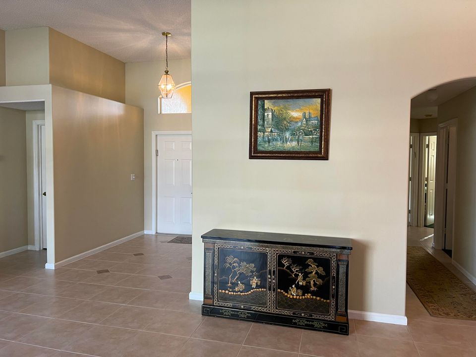 For Sale: $729,900 (4 beds, 2 baths, 2372 Square Feet)