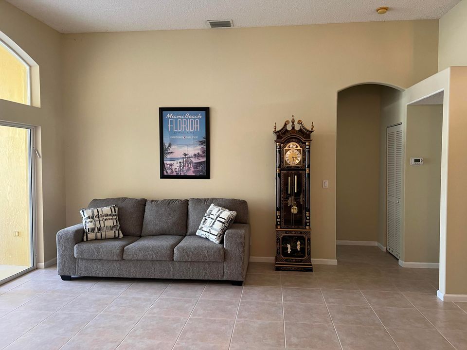 For Sale: $729,900 (4 beds, 2 baths, 2372 Square Feet)