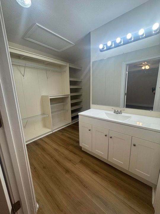 For Sale: $449,000 (3 beds, 2 baths, 1752 Square Feet)