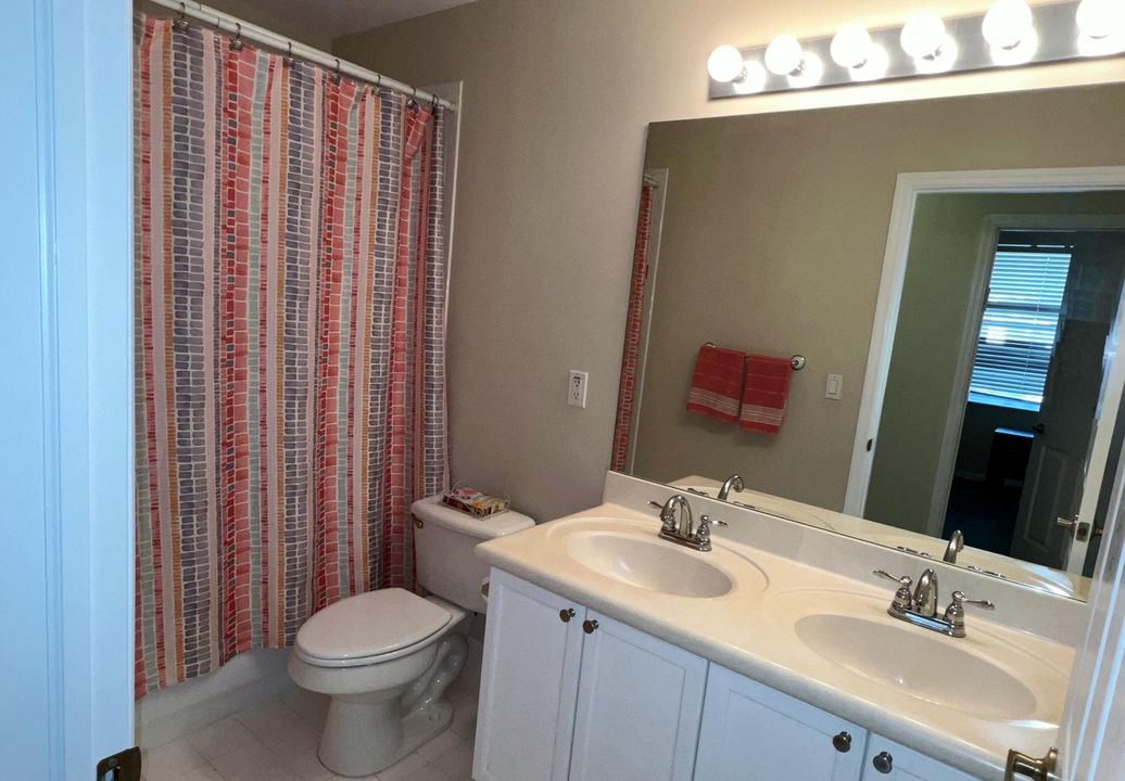 For Sale: $729,900 (4 beds, 2 baths, 2372 Square Feet)