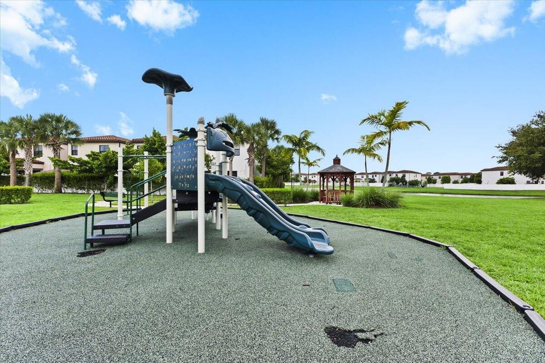 For Sale: $539,900 (4 beds, 3 baths, 2161 Square Feet)