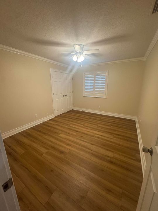 For Sale: $449,000 (3 beds, 2 baths, 1752 Square Feet)