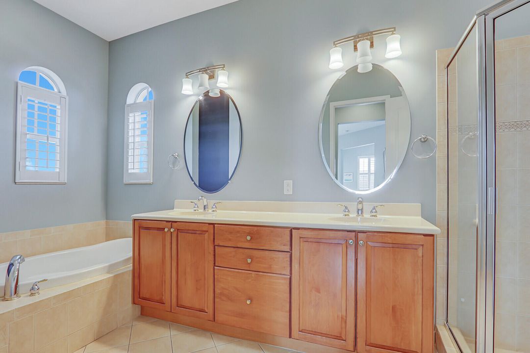 待售: $679,000 (4 贝兹, 3 浴室, 2292 平方英尺)