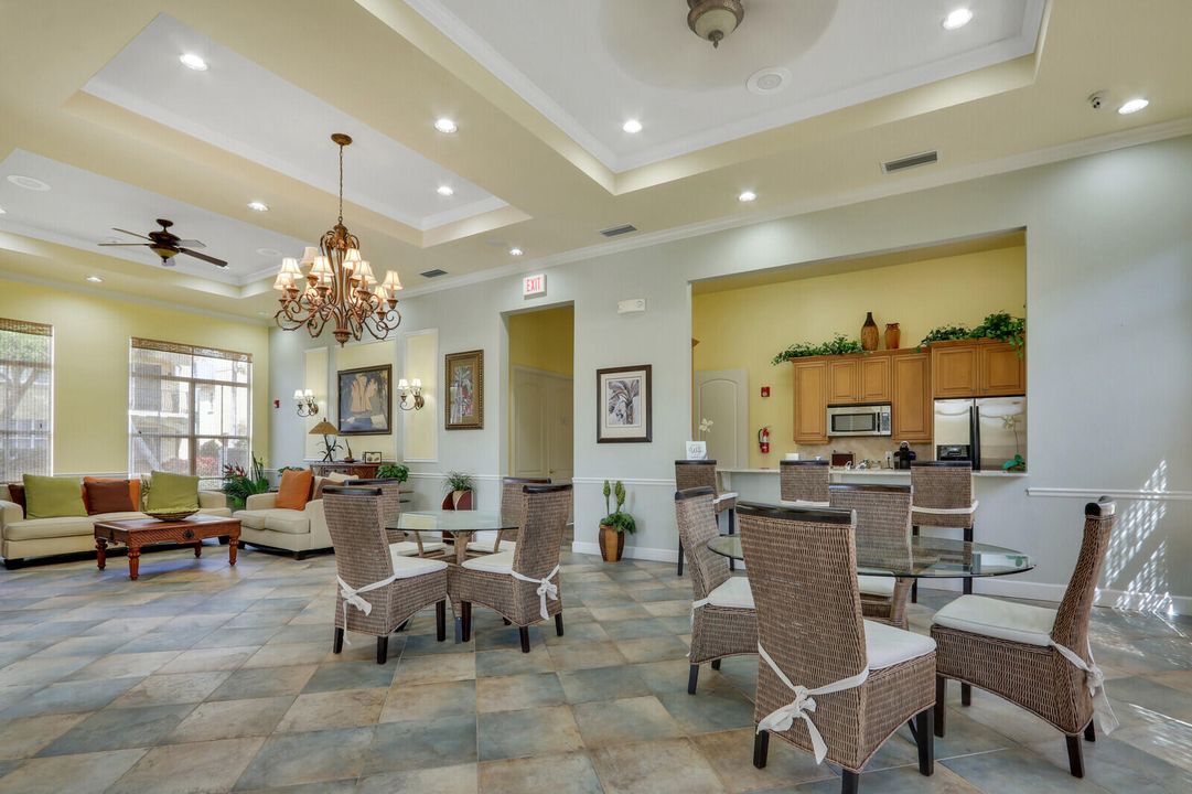 待售: $679,000 (4 贝兹, 3 浴室, 2292 平方英尺)