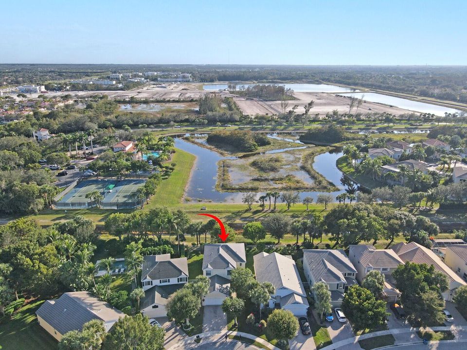 For Sale: $600,000 (4 beds, 2 baths, 2537 Square Feet)