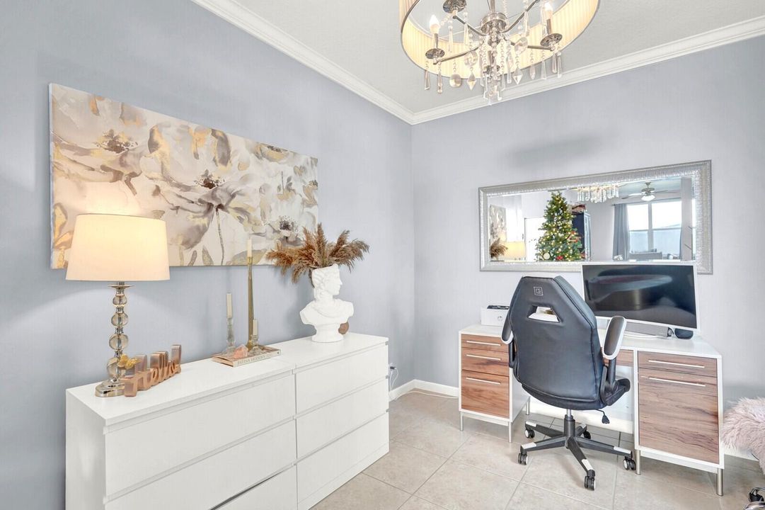 For Sale: $600,000 (4 beds, 2 baths, 2537 Square Feet)