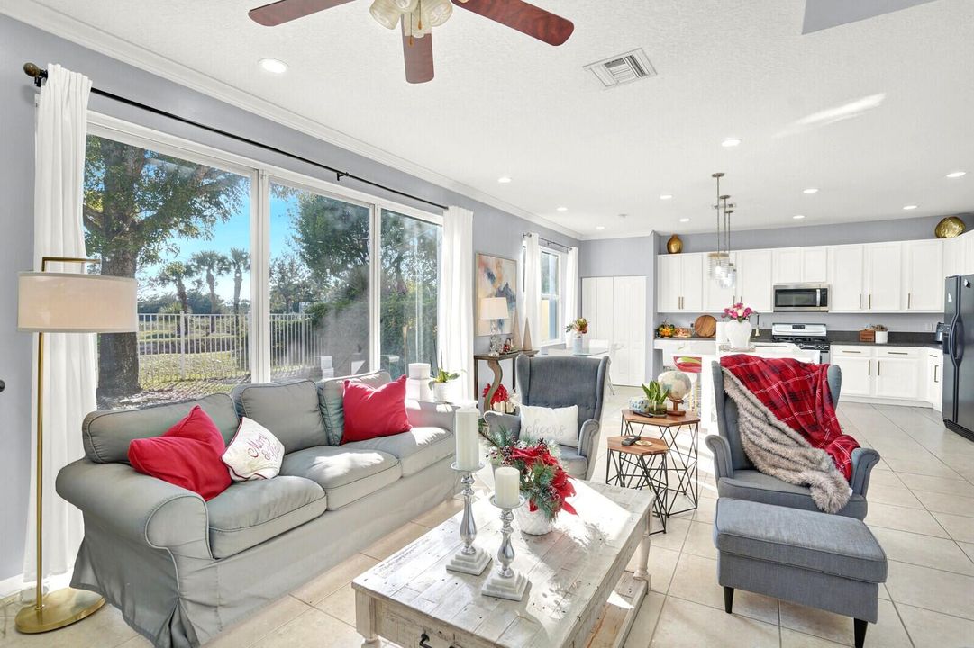 For Sale: $600,000 (4 beds, 2 baths, 2537 Square Feet)