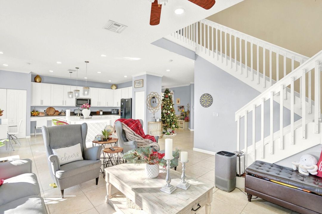 For Sale: $600,000 (4 beds, 2 baths, 2537 Square Feet)