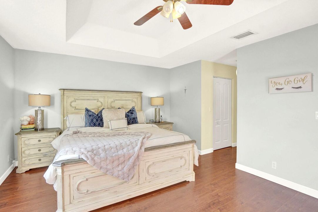 For Sale: $600,000 (4 beds, 2 baths, 2537 Square Feet)