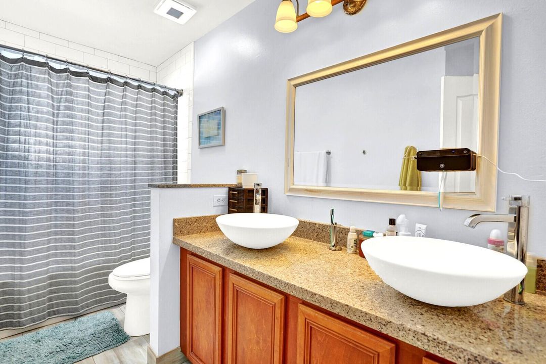 For Sale: $600,000 (4 beds, 2 baths, 2537 Square Feet)