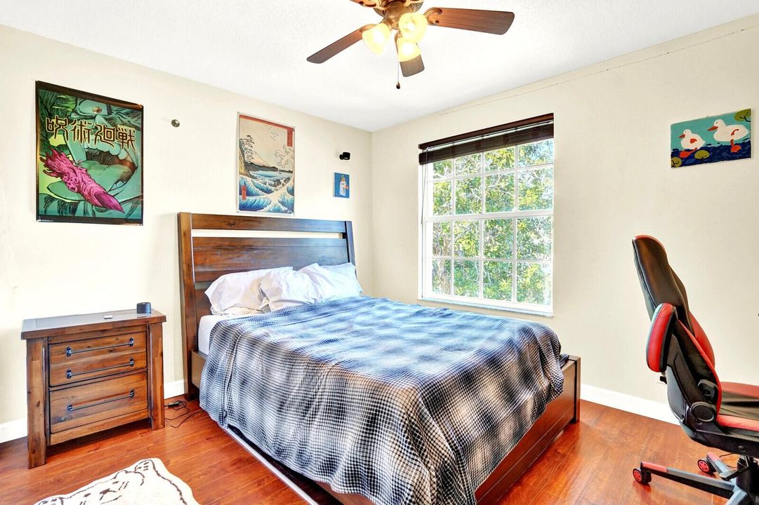 For Sale: $600,000 (4 beds, 2 baths, 2537 Square Feet)