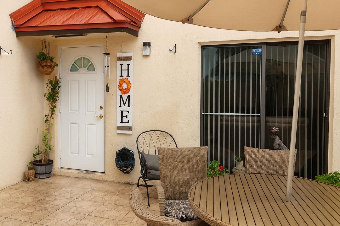 For Sale: $325,000 (2 beds, 2 baths, 1368 Square Feet)