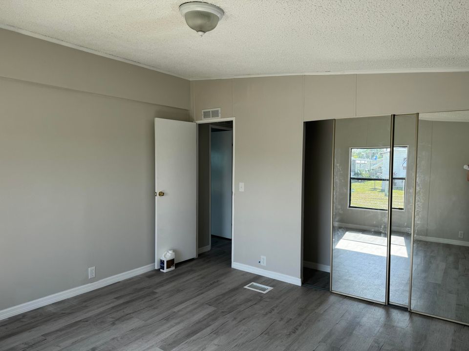 待售: $38,000 (2 贝兹, 2 浴室, 1056 平方英尺)