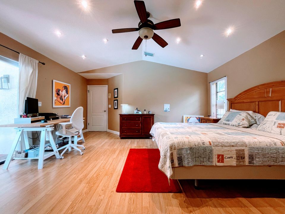 For Rent: $5,500 (4 beds, 2 baths, 2292 Square Feet)