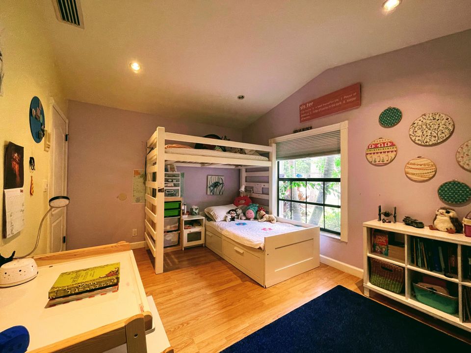 For Rent: $5,500 (4 beds, 2 baths, 2292 Square Feet)