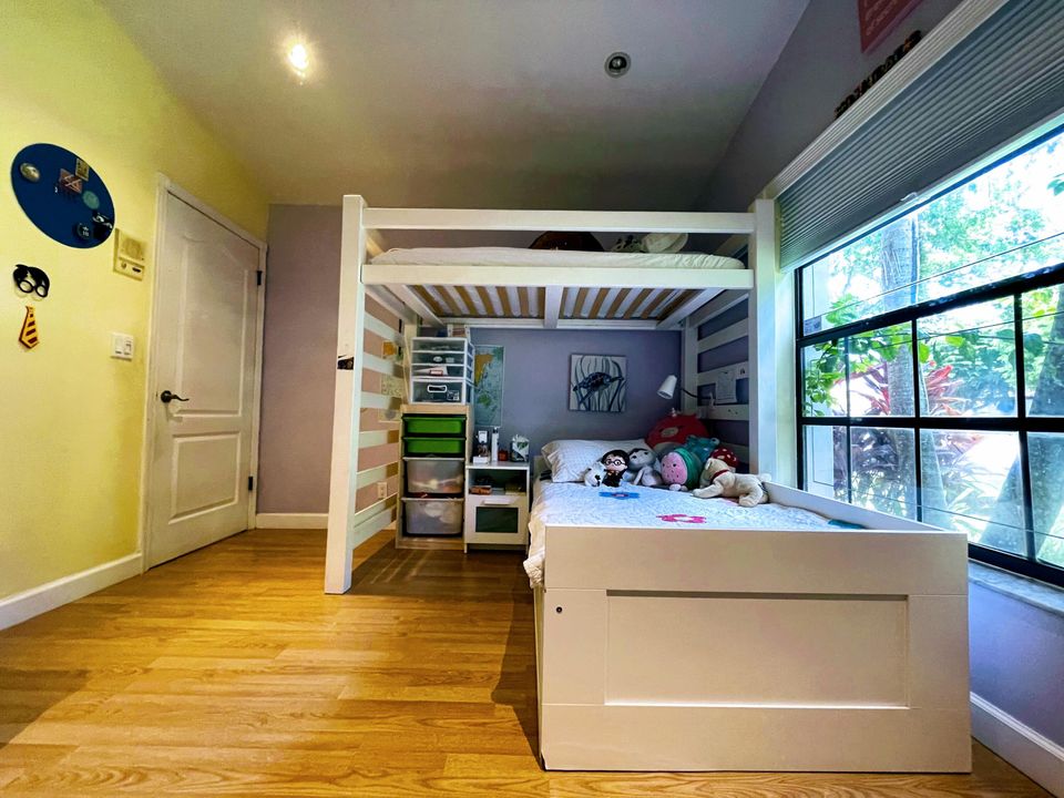 For Rent: $5,500 (4 beds, 2 baths, 2292 Square Feet)