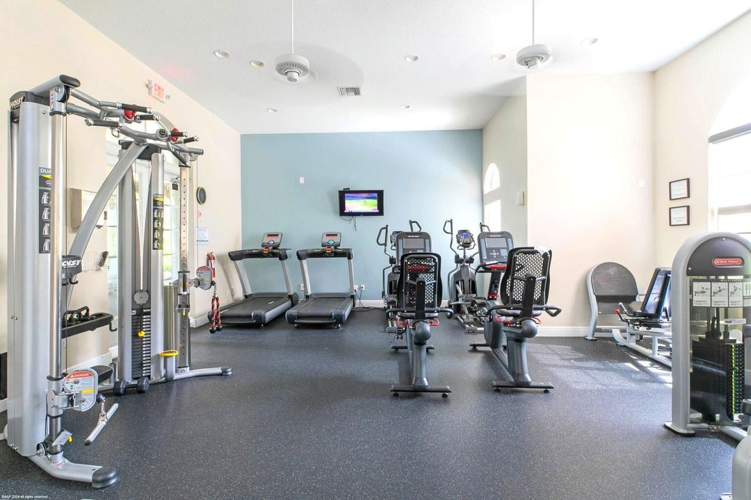 For Sale: $600,000 (4 beds, 2 baths, 2537 Square Feet)