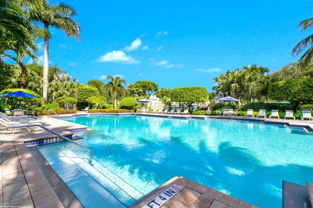 For Sale: $600,000 (4 beds, 2 baths, 2537 Square Feet)