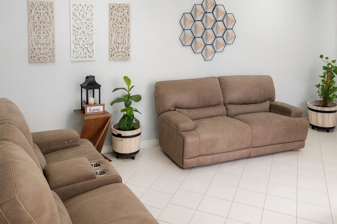 For Sale: $325,000 (2 beds, 2 baths, 1368 Square Feet)