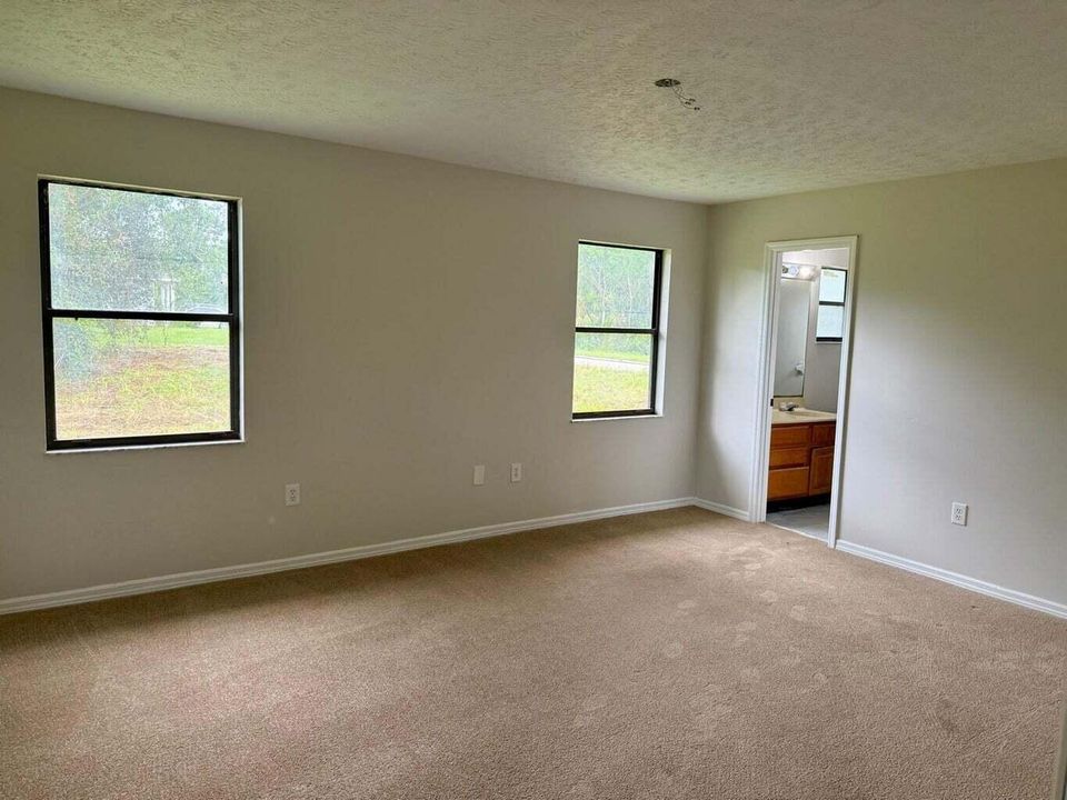 For Sale: $259,999 (3 beds, 2 baths, 1570 Square Feet)